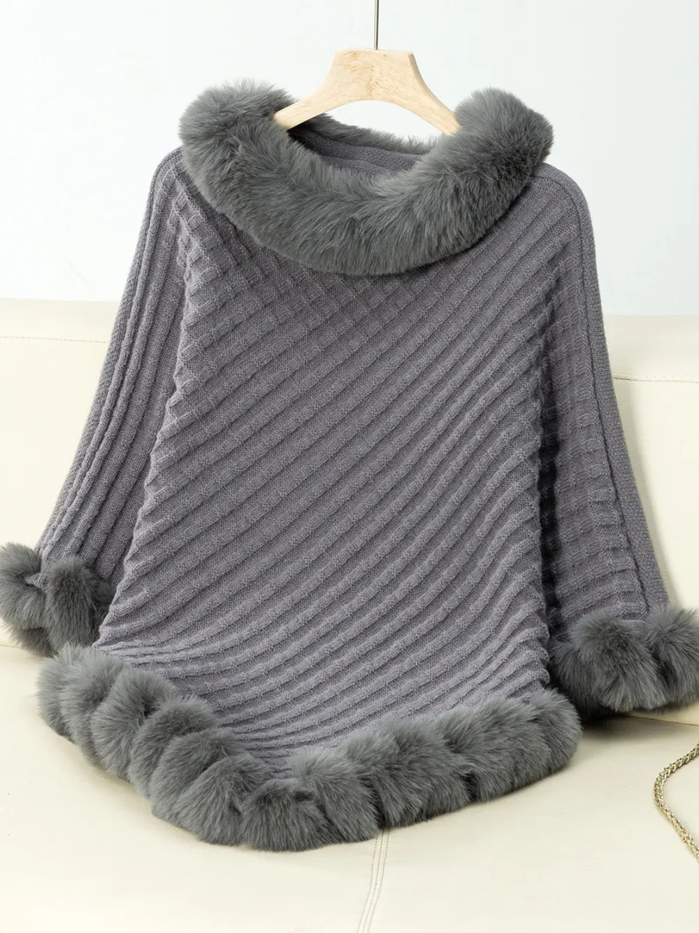 Fuzzy Trim Texture Three-Quarter Sleeve Poncho - Dark Gray