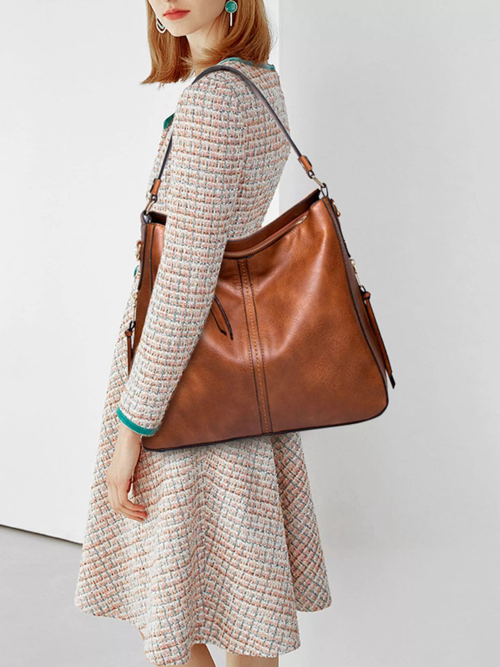 Classic Minimalist PU Leather Shoulder Bag with Spacious Capacity