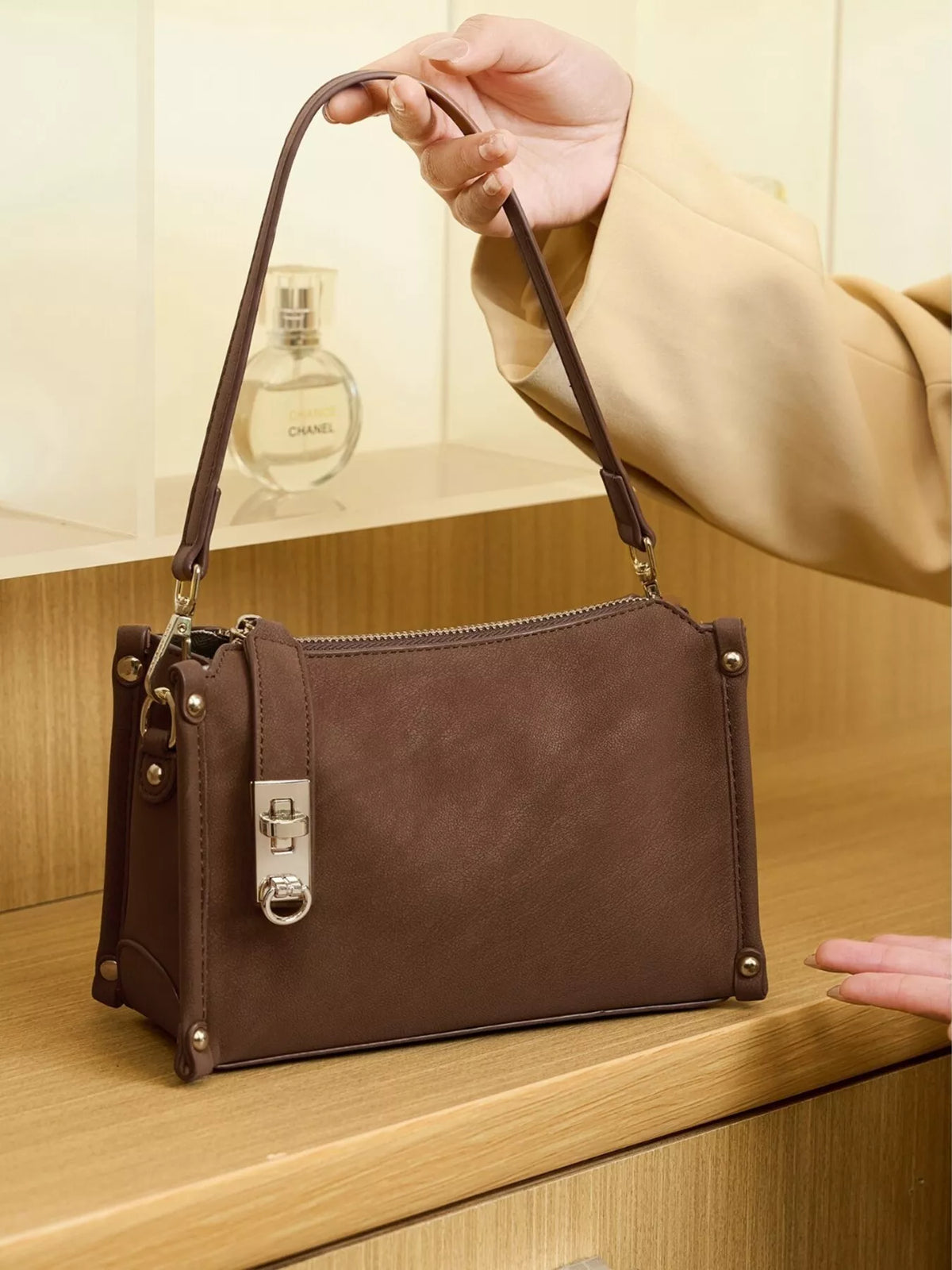 Buckle Detail Crossbody Bag