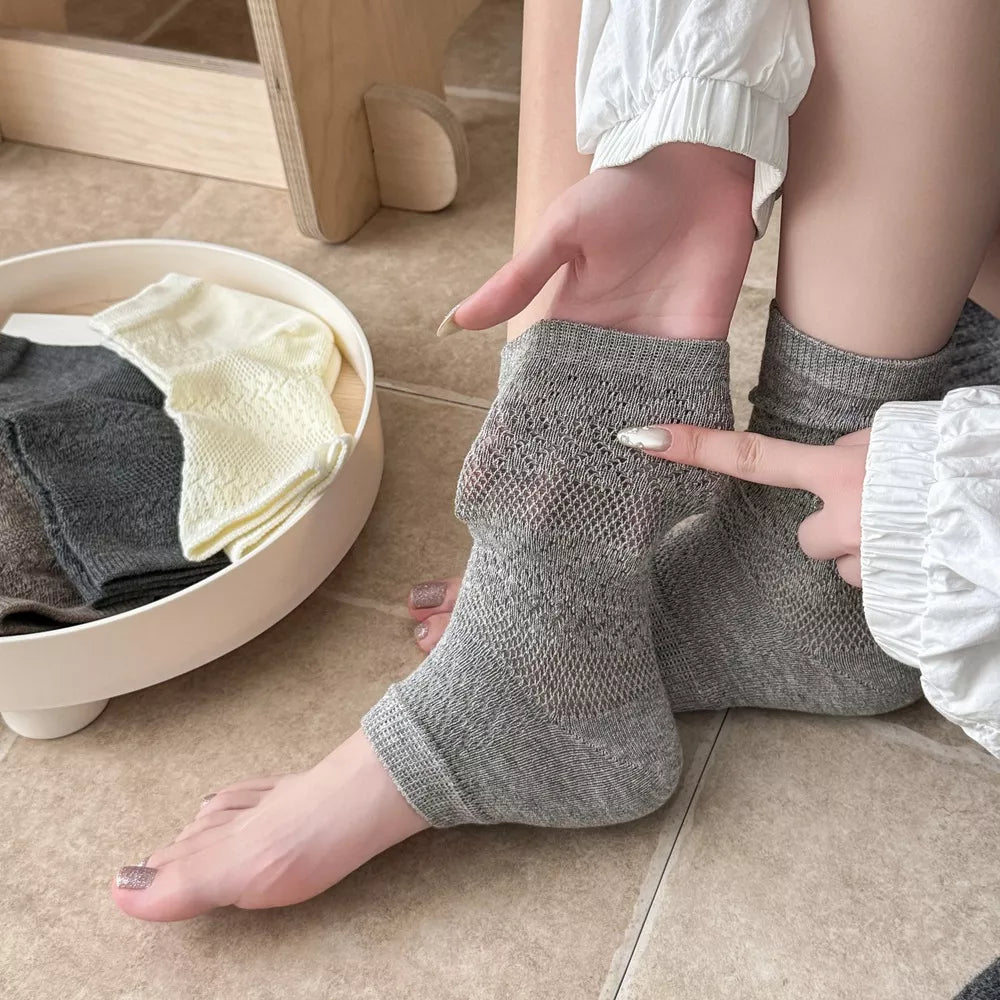 Stirrup Textured Socks